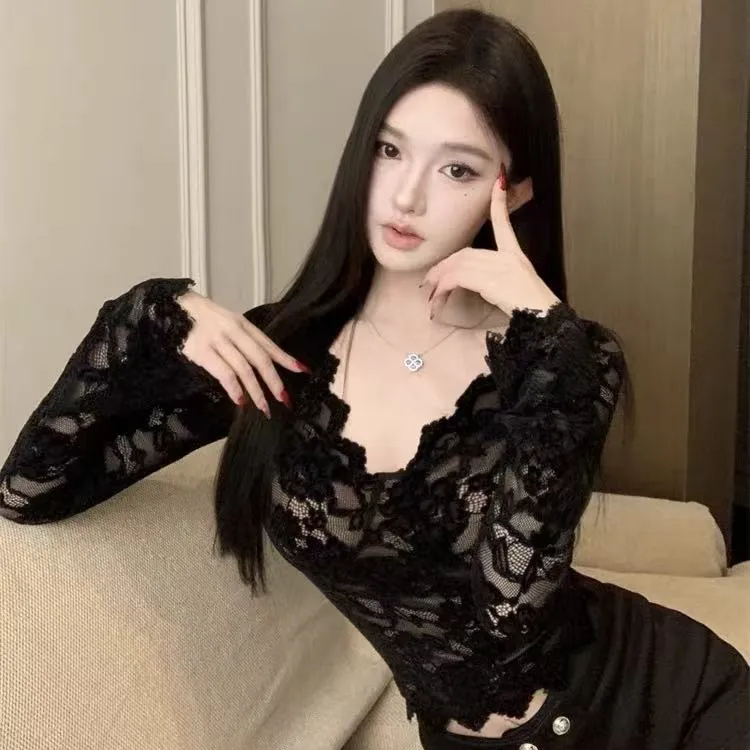 2025新款纯欲辣妹性感低胸V领上衣女秋冬带胸垫加绒蕾丝打底1081