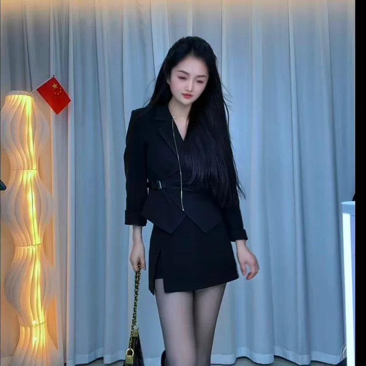 气质时尚短款呢子西装外套女2025秋冬新款两件套百搭