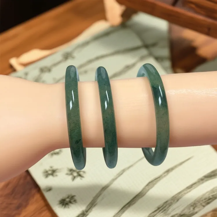 天然正品绿草莓晶圆条手镯时尚百搭女款绿草莓籽飘景叮当镯手镯