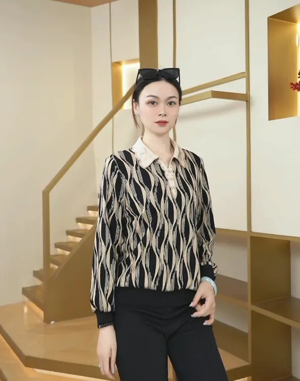 翻领印花秋季时尚中老年女装长袖植物花卉洋气翻领