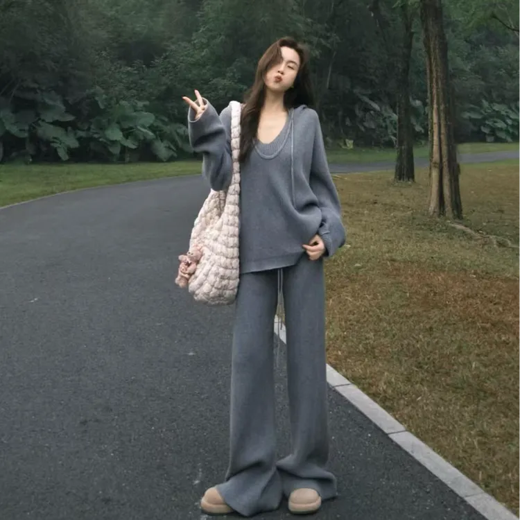 韩系慵懒风休闲针织套装女秋冬宽松连帽毛衣挂脖吊带阔腿裤三件套