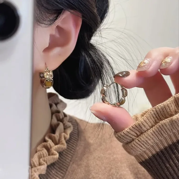 秋冬覆古美拉德几何方块锆石耳扣女轻奢高级时尚气质百搭耳环7349