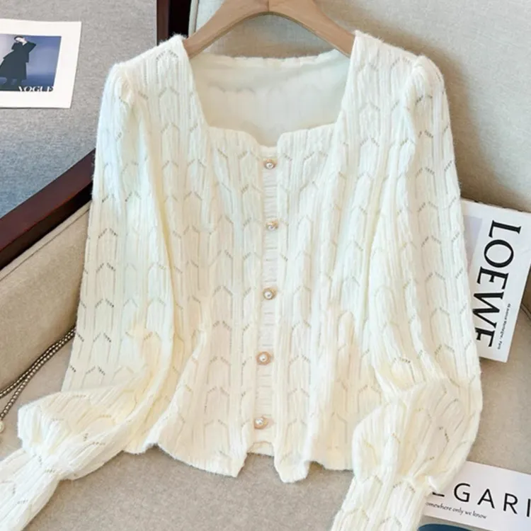 大码女装秋冬新款修身显瘦加绒蕾丝设计感气质上衣