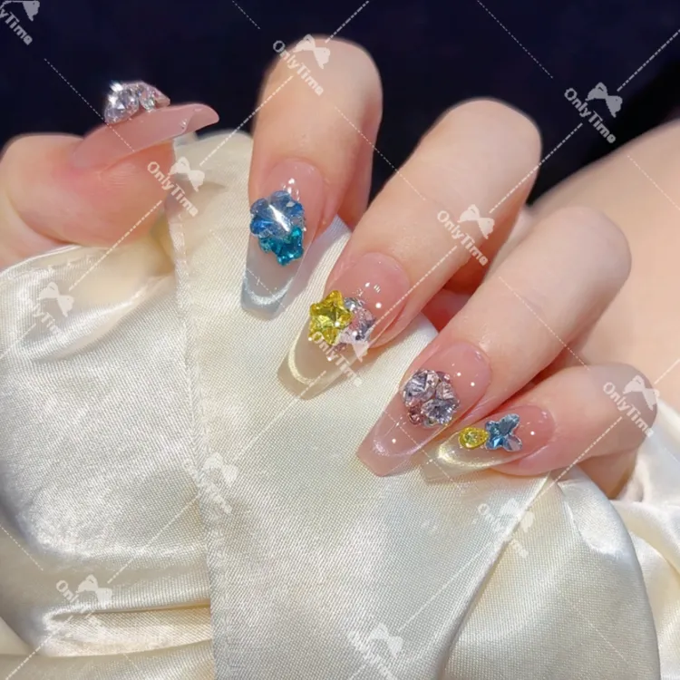 【钻石糖】指尖猫眼彩色带钻穿戴甲中长款显白美甲