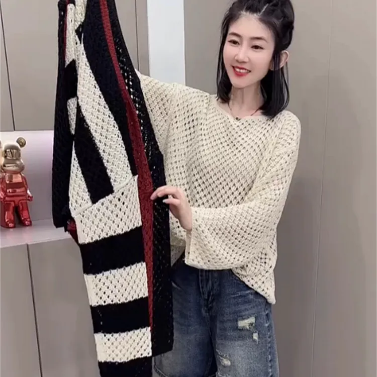 时尚百搭圆领镂空长袖针织衫女2025早秋新款舒适宽松显瘦外搭上衣