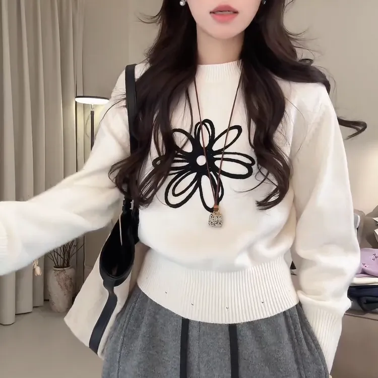 2025秋冬新款重工小雏菊刺绣时尚圆领针织长袖打底毛衣LK2507613