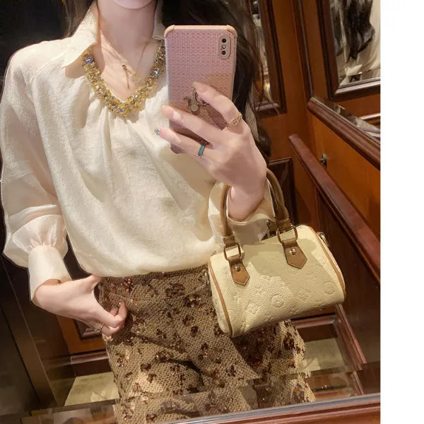 2025新款法式精致高级感优雅U领珠花衬衫宽松简约时尚小众上衣女