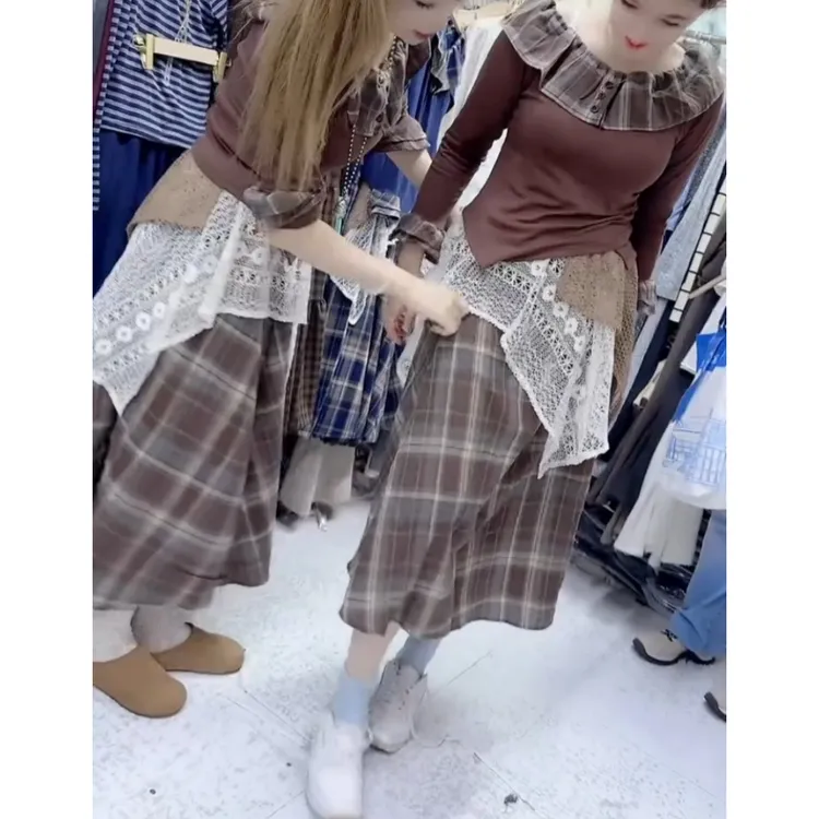 景倩妮今年最流行民族风花边休闲上衣女2025年早秋新款显瘦半身裙