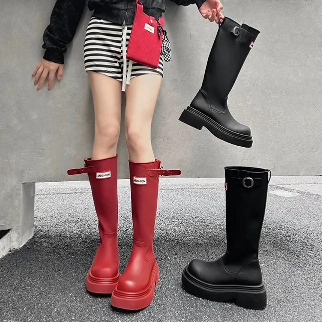 户外露营红色雨靴女防滑2025新款圆头厚底高筒骑士靴不过膝长筒靴