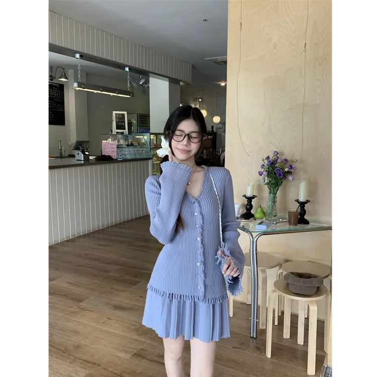 2025年新款高级感重工设计师千金风坑条毛织短裙套装女