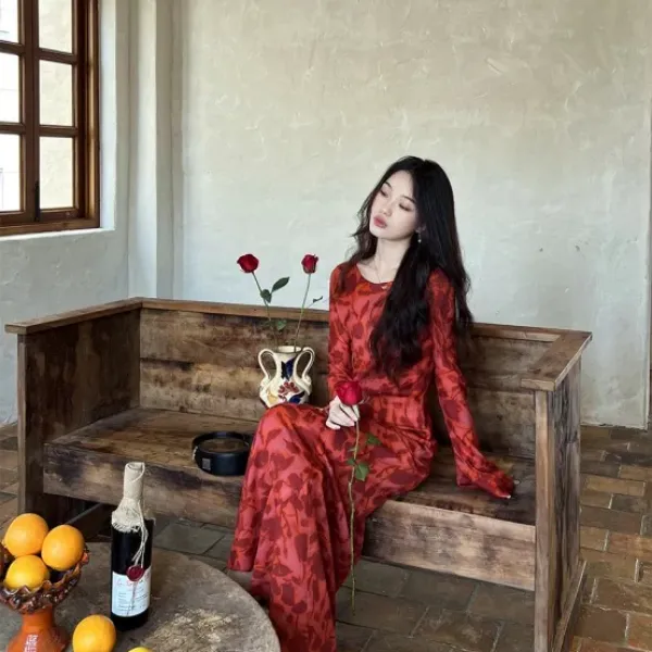 红色长袖玫瑰印花早秋连衣裙早秋海边度假仿桑蚕丝仙女长裙喇叭袖