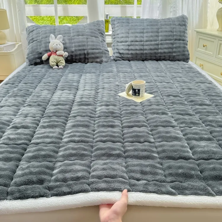 牛奶绒泡泡床垫亲肤夹棉床垫宿舍防潮床垫毛绒加厚床垫秋季床垫