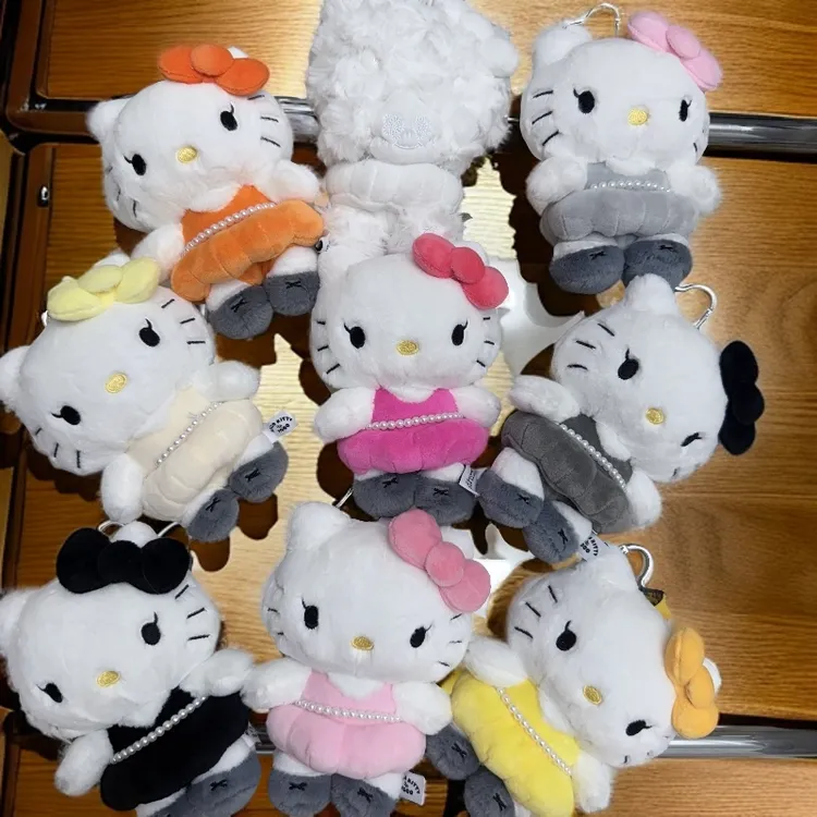 【首尔超限】Hello Kitty x JISOO联名 小号彩色玩偶挂件 明确款