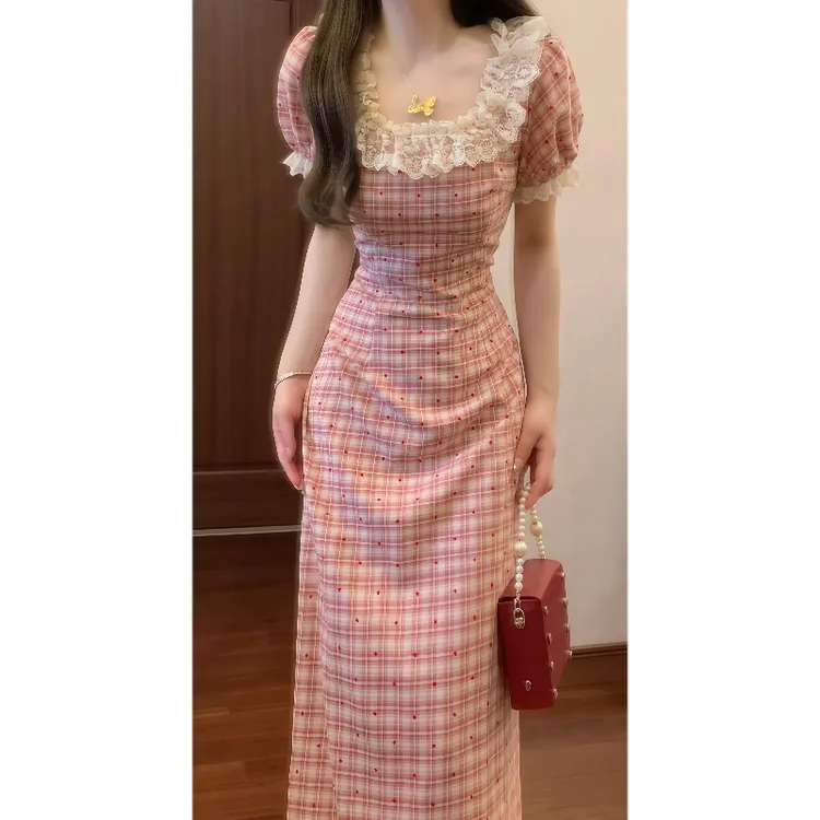 法式温柔蕾丝花边拼接方领红格子连衣裙泡泡袖收腰气质长裙9570