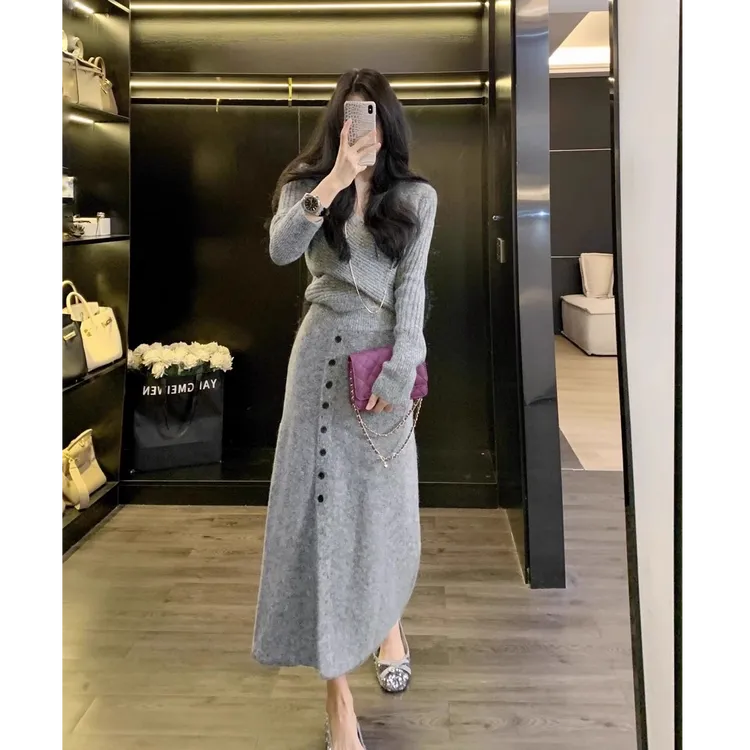 Leathercat一整套春秋穿搭2025高级感减龄针织半身裙小香风套装女