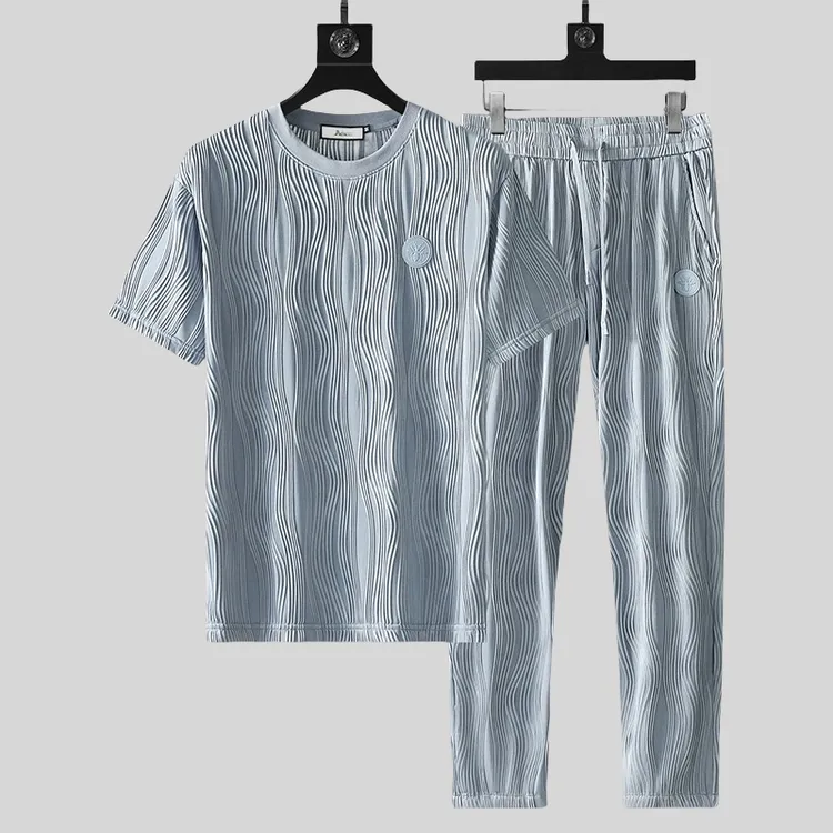 高端潮流丝滑冰丝休闲运动套装弹力轻柔毫无束缚圆领短袖两件套男