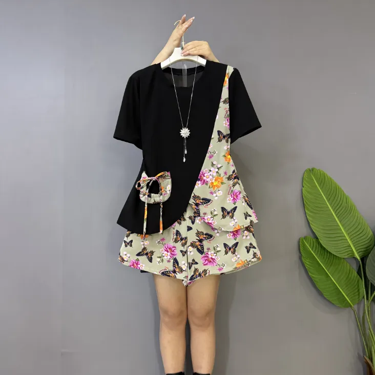 新款大码女装时尚洋气不规则下摆拼接上衣短裤套装