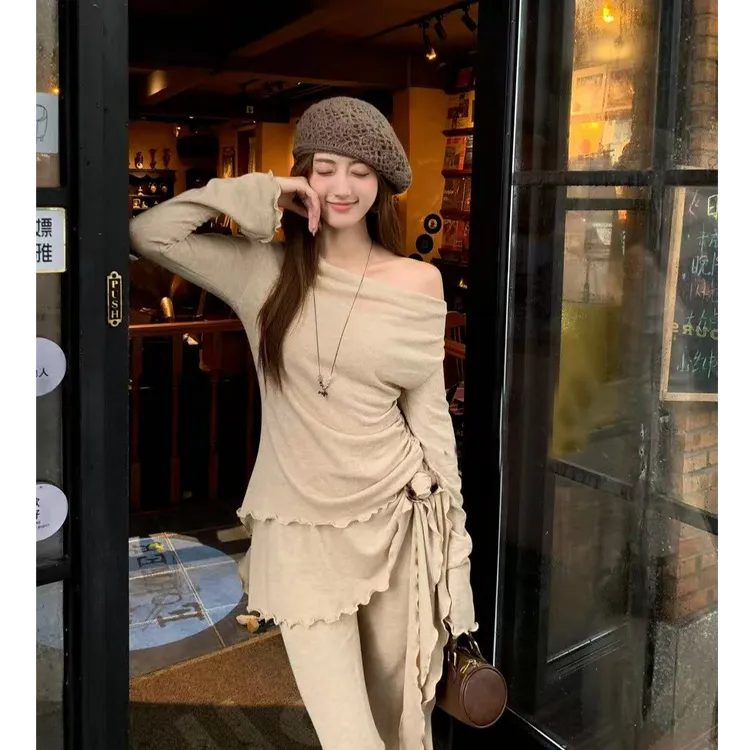 早秋气质朦胧显曲线荡领上衣木耳边网红洋气炸街女装