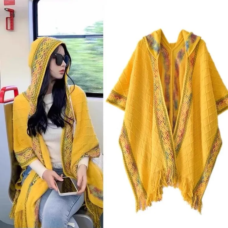 2025民族风连帽披肩流苏菱格外搭针织围巾旅游拍照披风保暖斗篷女