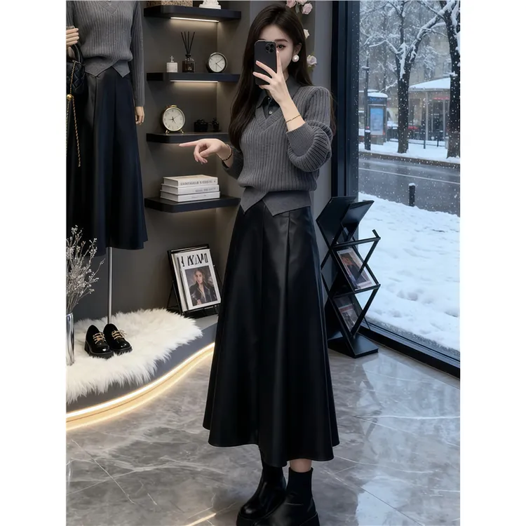 秋冬搭配一整套韩系2025新款假两件polo领拼接牛仔针织衫半身皮裙