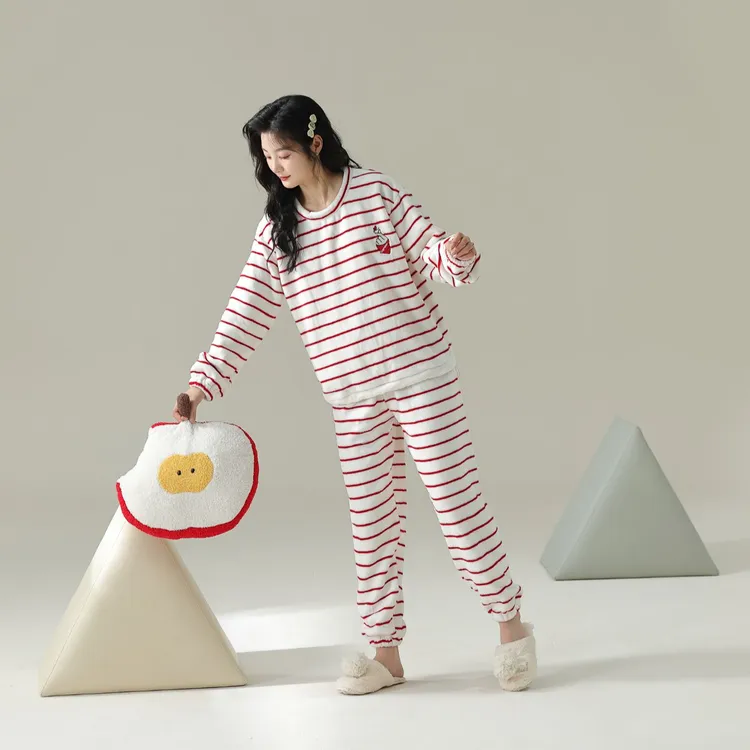 珊瑚绒睡衣女秋冬天新款圆领ins风加厚法兰绒保暖可爱家居服套装