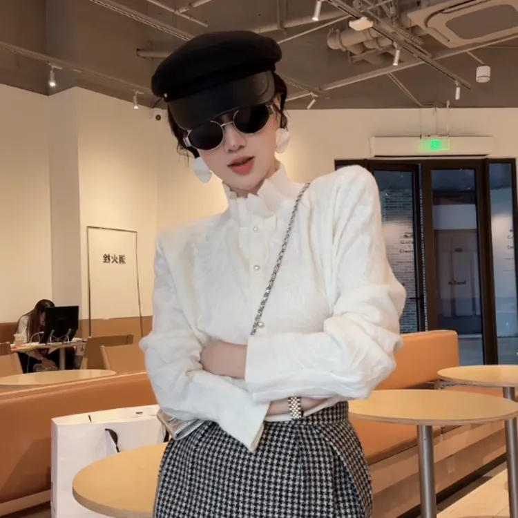 XIAOBAI木耳领长袖冬季优雅短款毛针织衫白色百搭针织气质