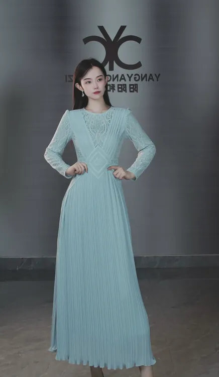青雾百褶摇105323轻奢长袖法式气质时尚秋季连衣裙修身蕾丝显瘦新