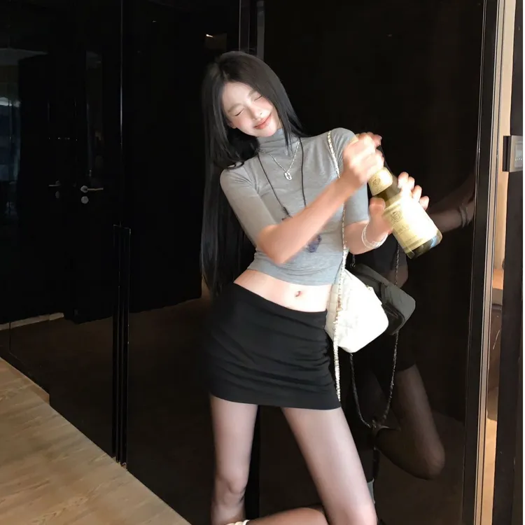 2025早秋新款时尚套装气质显瘦洋气休闲百搭修身上衣性感辣妹短裙