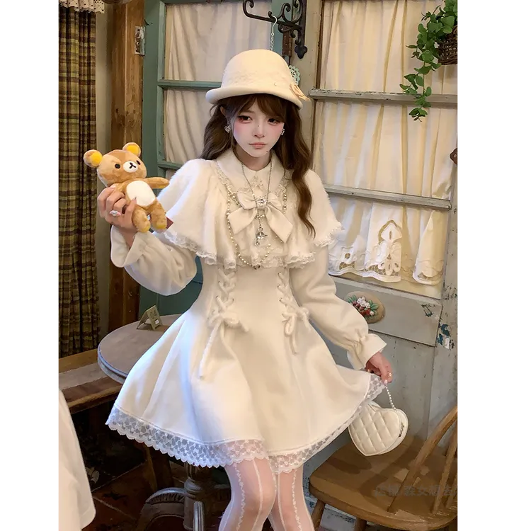 小镇漫步 秋冬新款昭和大小姐斗篷假两件毛呢外套少女连衣裙女