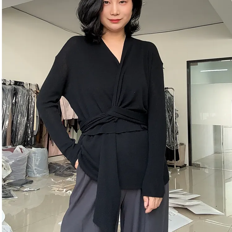 怦然心动2025 雅高小众设计毛针织秋冬短上衣设计感慵懒法式飘带