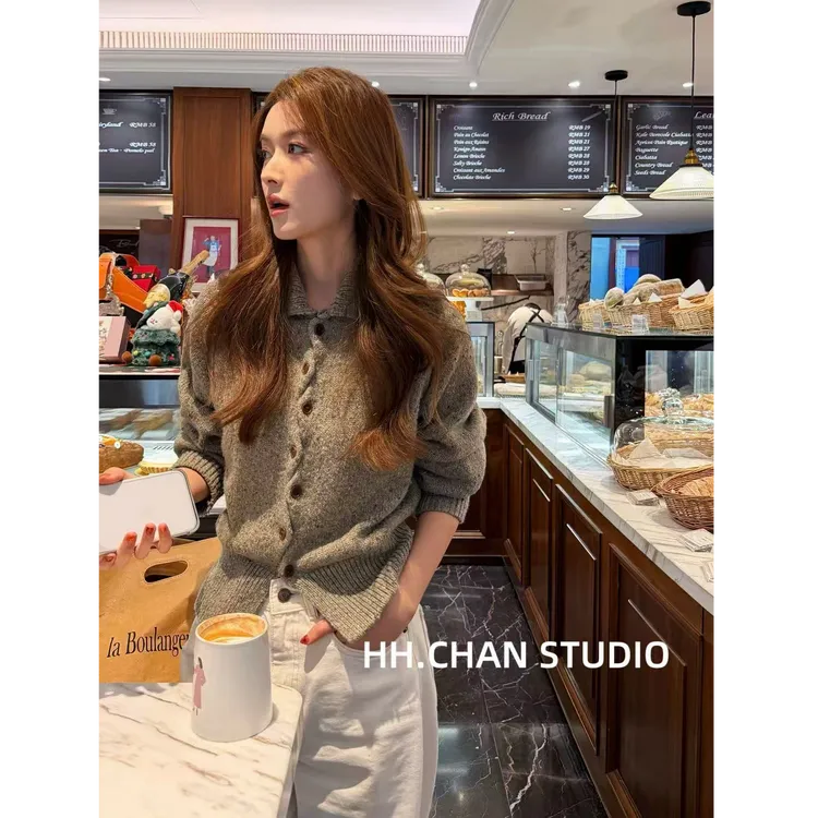 HH.CHAN“麻花”羊毛混纺小翻领调性针织插肩袖短款开衫HH53G39004