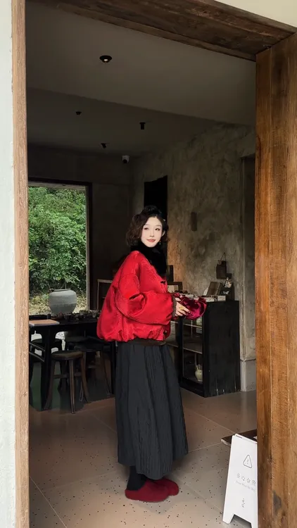 秋冬季穿搭一整套女装2025年新款新中式国风红色棉服半身裙两件套