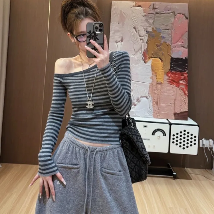 2026秋冬季新款撞色条纹斜肩一字领针织衫条纹显瘦打底衫女F6-80