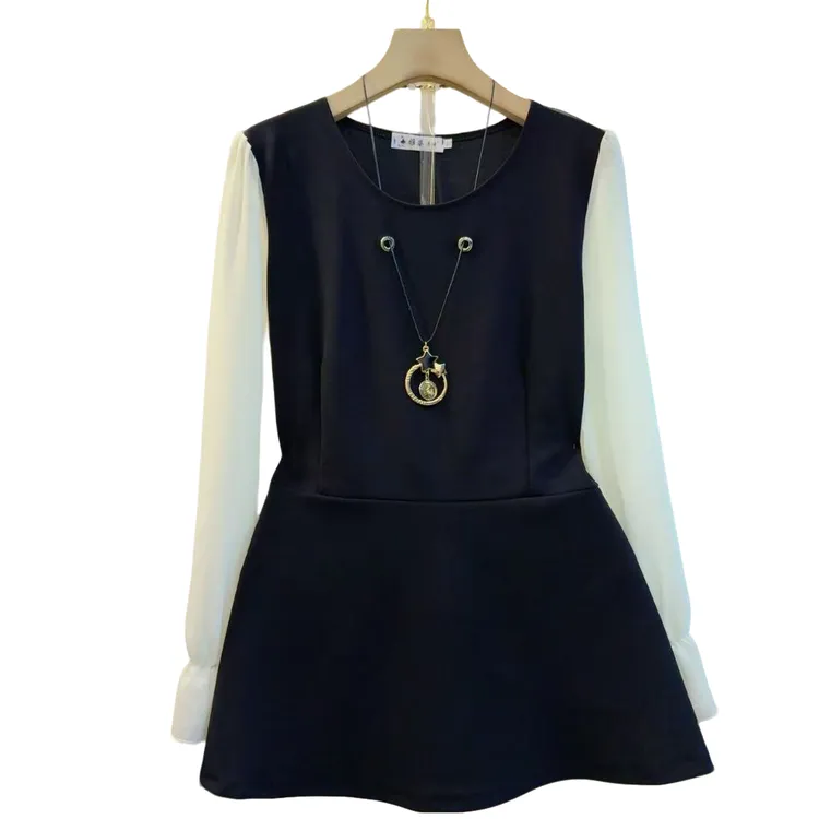 时尚圆领拼接撞色气质显瘦新款百搭遮肉上衣（带项链长69左右）