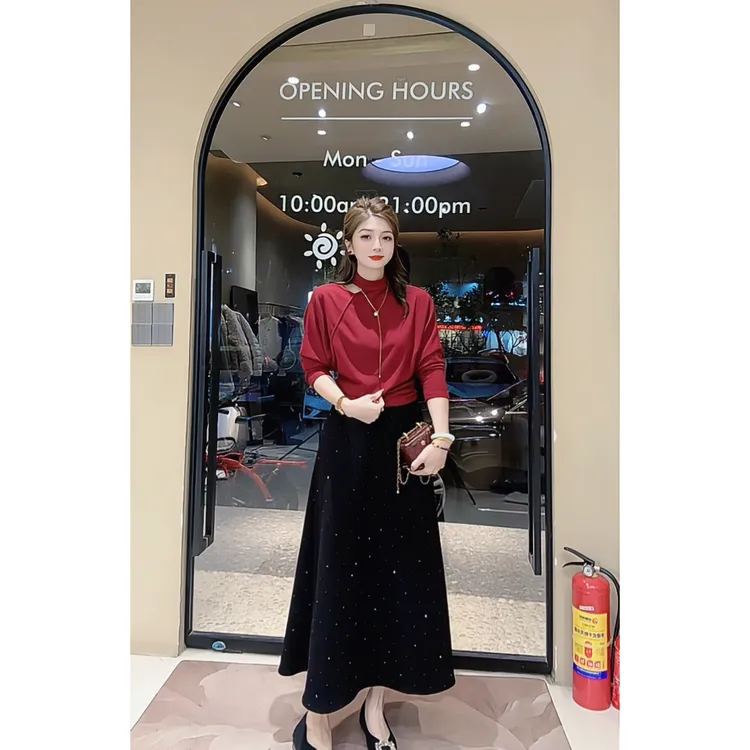 涵儿家 韩系设计感不规则挂脖德绒上衣 VS烫钻毛呢加绒半身裙1379