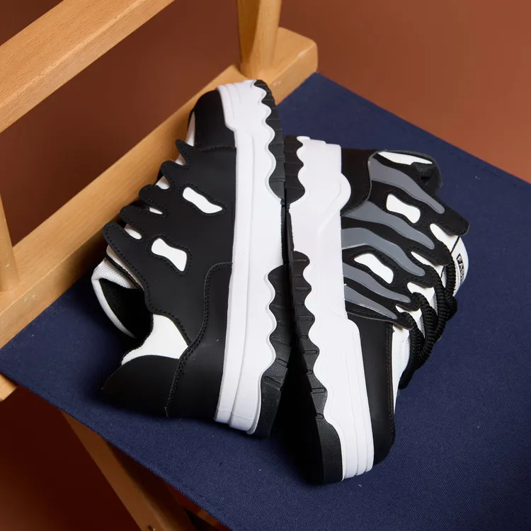 潮鞋男鞋2025新款春季学生港风设计感休闲厚底增高ins潮运动板鞋