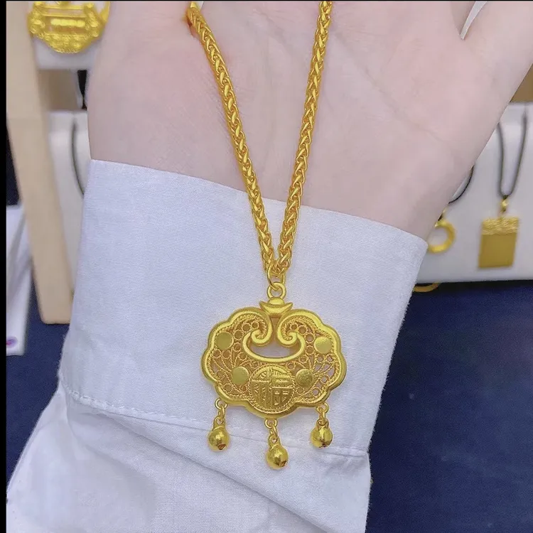 铜合金项链  精工版肖邦链配时尚铃铛福锁，时尚精致项链毛衣链