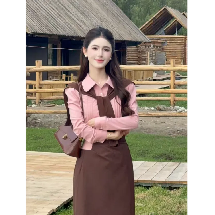 【初恋协奏曲】LiLi温柔老钱风粉色上衣棕色半裙XMZH9333 XMZH9334