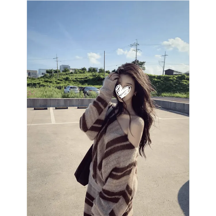老钱风松弛感女装贵气斜肩纯欲条纹针织衫上衣高腰显瘦半身裙长裙