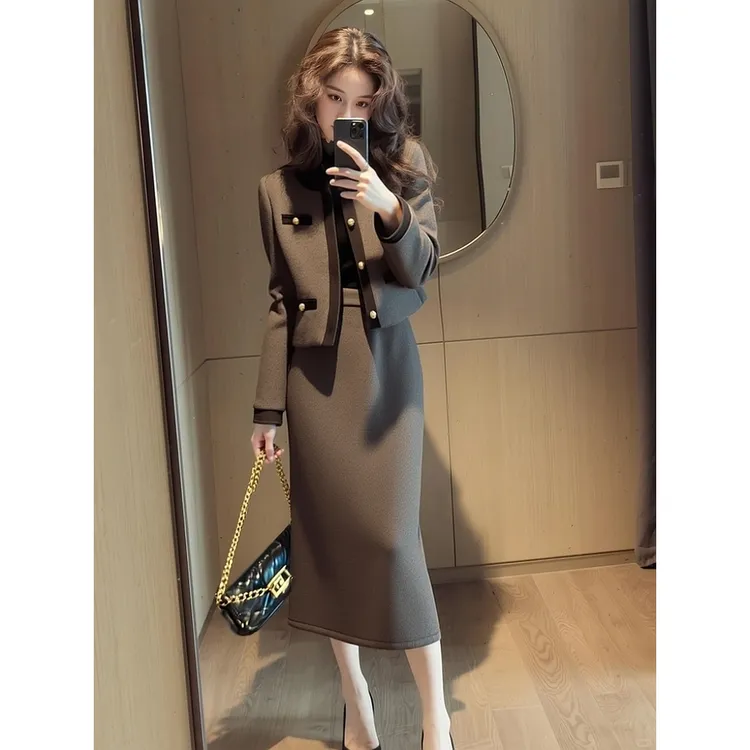 2025超火大方得体穿搭重要场合漂亮高级感棕色毛呢外套半身裙女冬