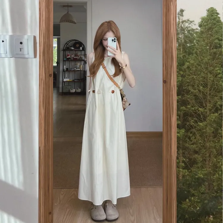 海边度假无袖吊带背心连衣裙子女装2025新款爆款法式夏季穿搭长裙