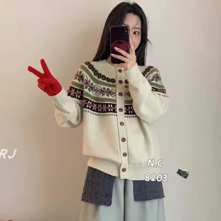 冬季新款穿搭时尚纽扣设计上衣开衫复古圆领