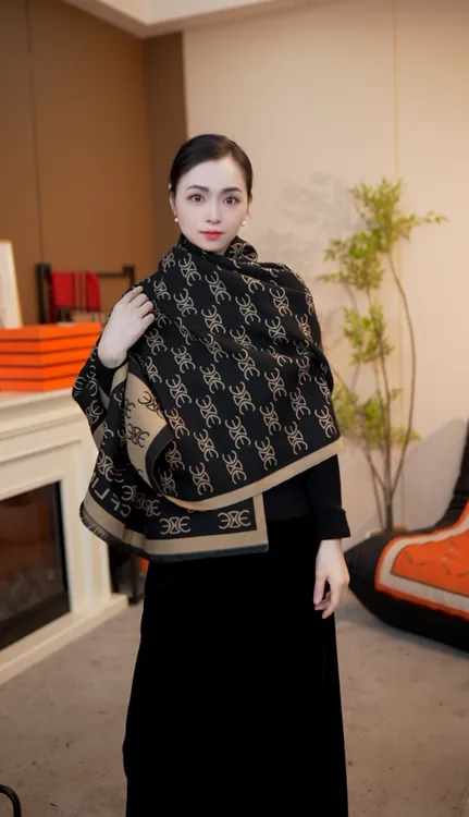 黑金大牌围巾2025升级版软糯保暖时尚围脖双面气质羊毛披肩WJ-512