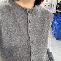 视频热门丝绒包扣灰色圆领开衫