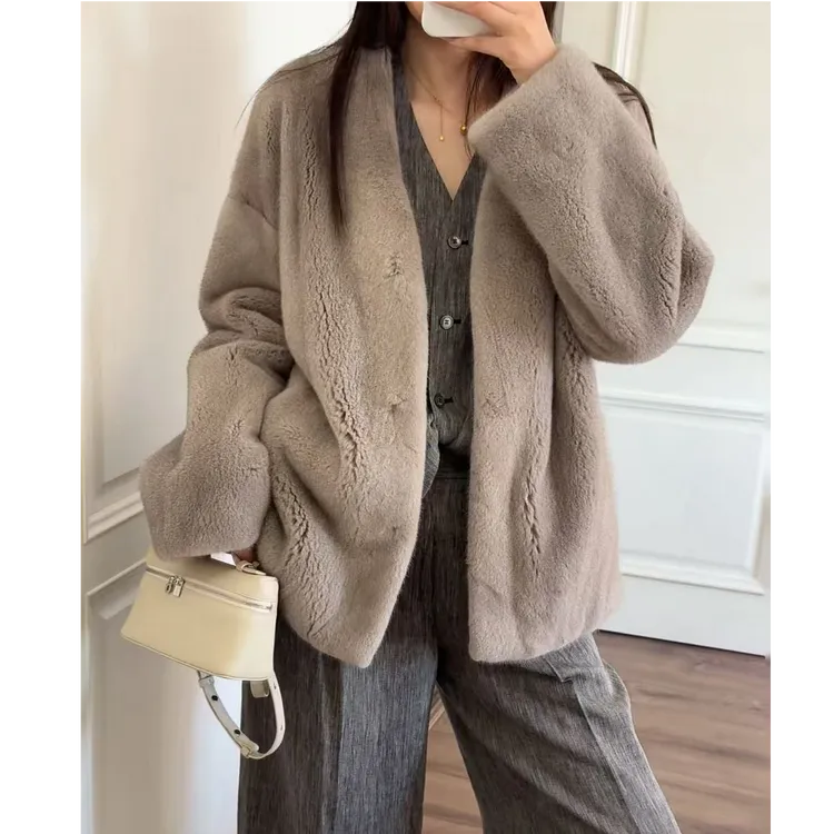 【“姐感feel”】新2025新款紫金短二天鹅绒整貂V领简约时尚外套