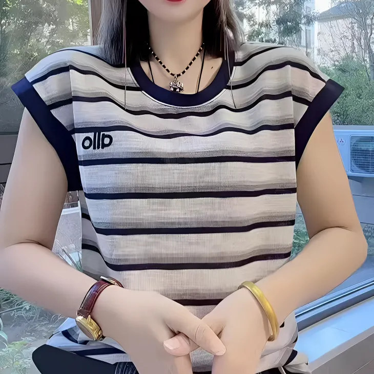 圆领刺绣短袖城市运动风速干T恤条纹网红女士上衣时尚百搭夏季