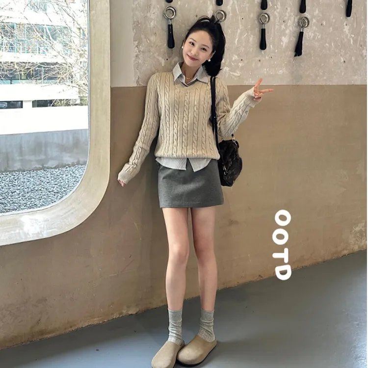 2025春夏季时尚新款韩系通勤小众衬衫洋气麻花针织上衣显瘦短裙女