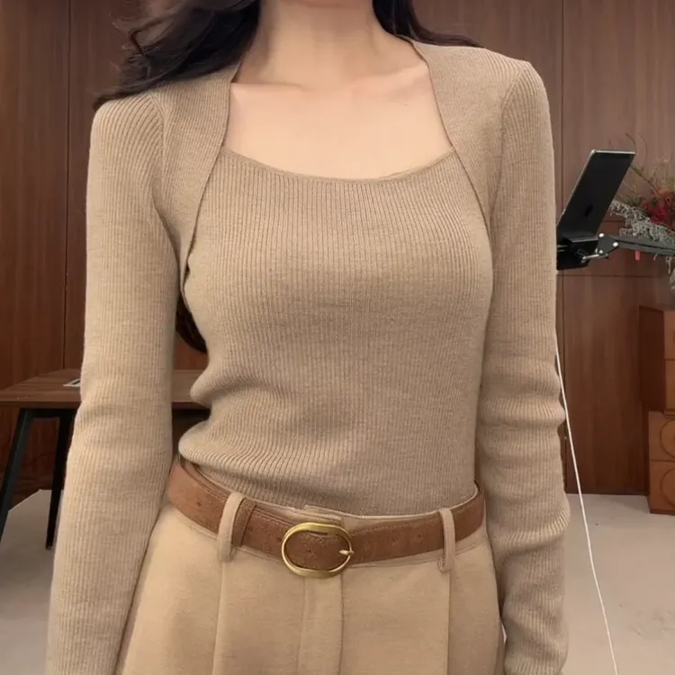 【气质名媛】冬季新款百搭时尚气质方领设计感针织衫LK2509162