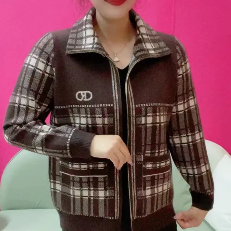 格子中老年妈妈装秋冬时尚长袖百搭休闲针织衫新款翻领高弹外套女