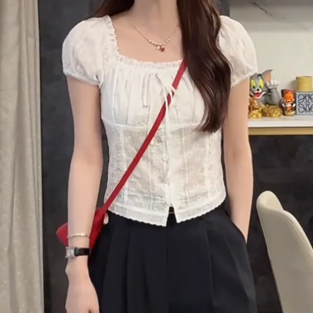 设计感时尚花边木耳边系带短袖女2025夏季新款显瘦气质通勤上衣